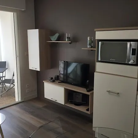 Hibiscus Apartment *